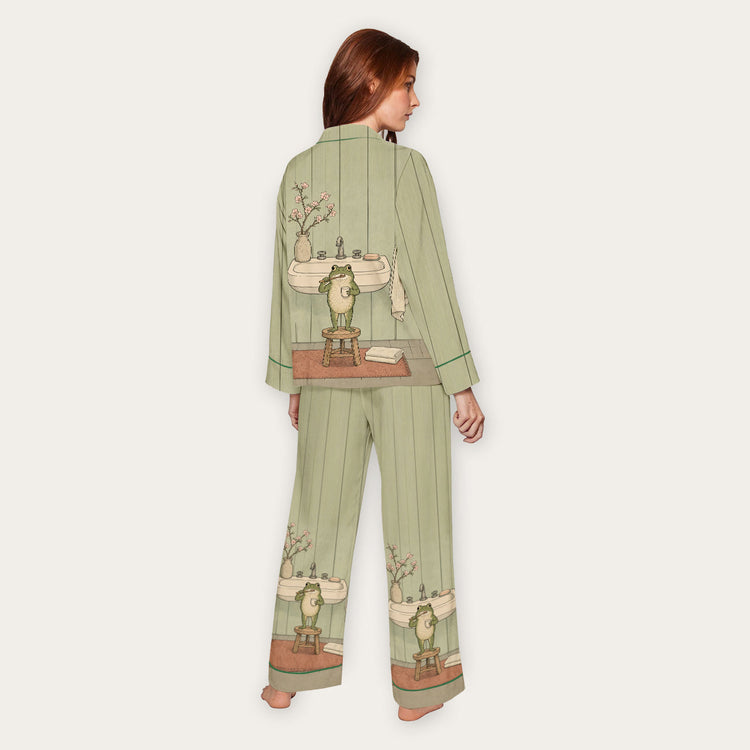 
                    
                      Women's Bathroom Frog Floral Long Sleeve Silky Satin Pajama Set alternate view
                    
                  